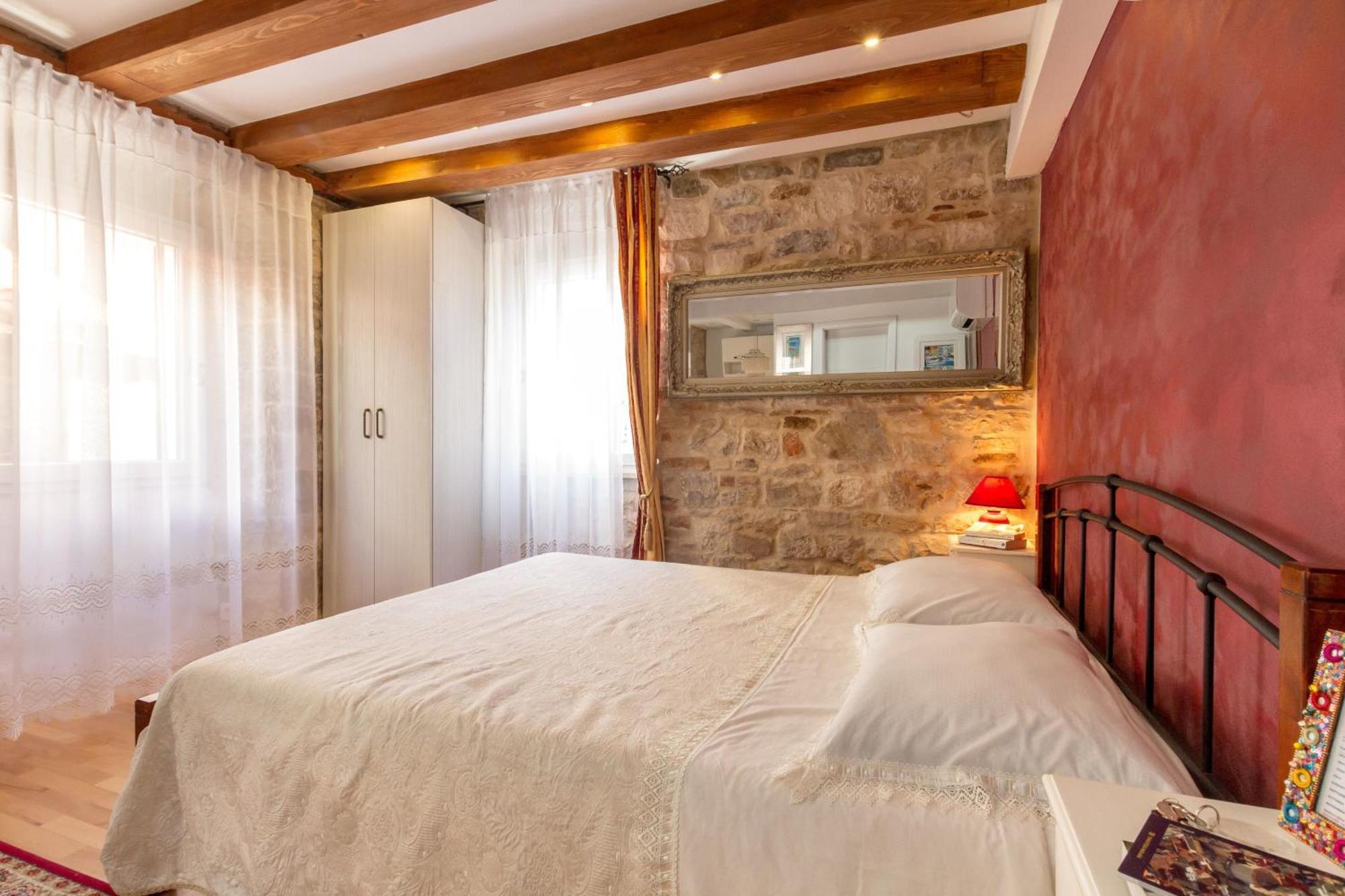 Aurelia Palace Apartament *